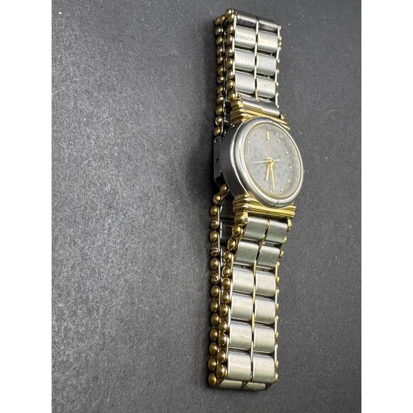 Vintage Samsung Women's Watch Quartz Gold Silver Tone SS Water Resistant IA-0181 - Picture 4 of 8